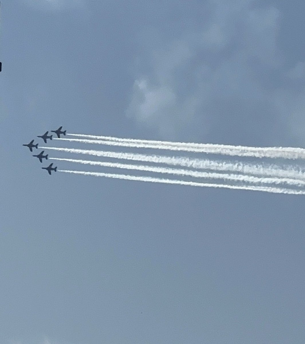 yukabaz's tweet photo. 小牧基地航空祭　ブルーインパルス

動画も写真もたくさん撮りました♪
iPhoneですがなかなかいい感じです♪ https://t.co/gsWTALW1a0