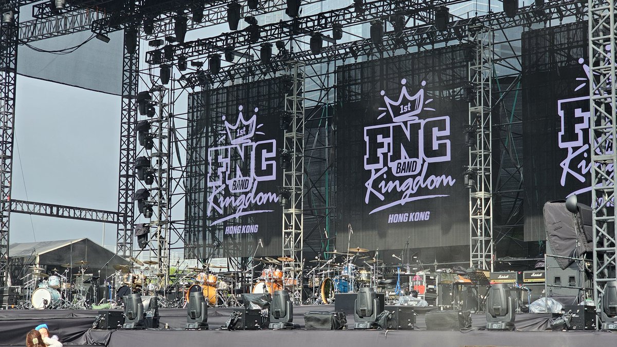 Ready.. Set.. Go!!! 😁😁😁

#FNCBANDKINGDOMinHongKong 
#CNBLUE #JUNGYONGHWA 
#KUNGMINHYUK #LEEJUNGSHIN