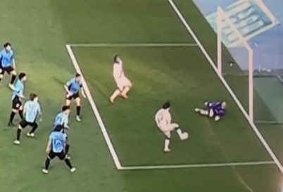 あぁぁぁ…
ボールがオフサイドラインってことか