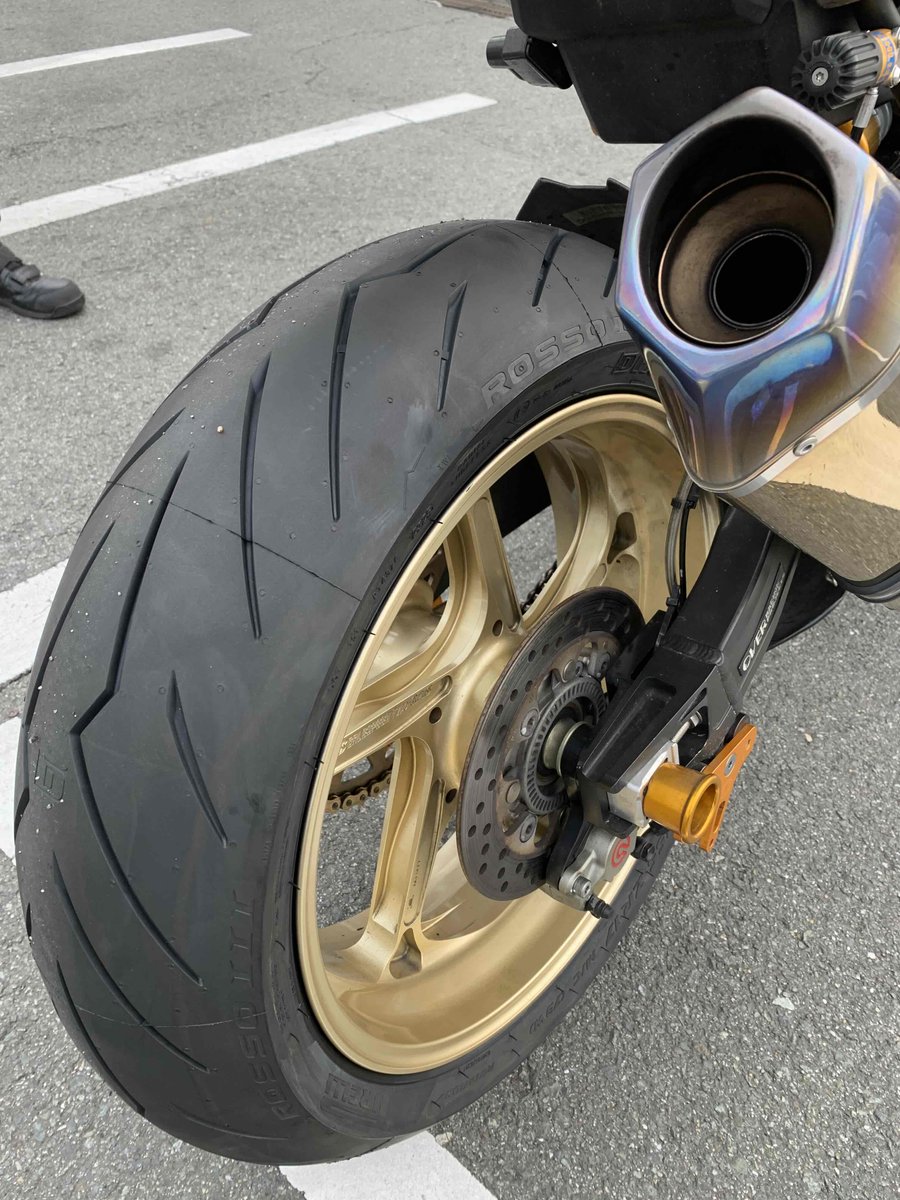 本日のPIT作業！ イベントでもおなじみのBEETフルカスタムZX-25Rの