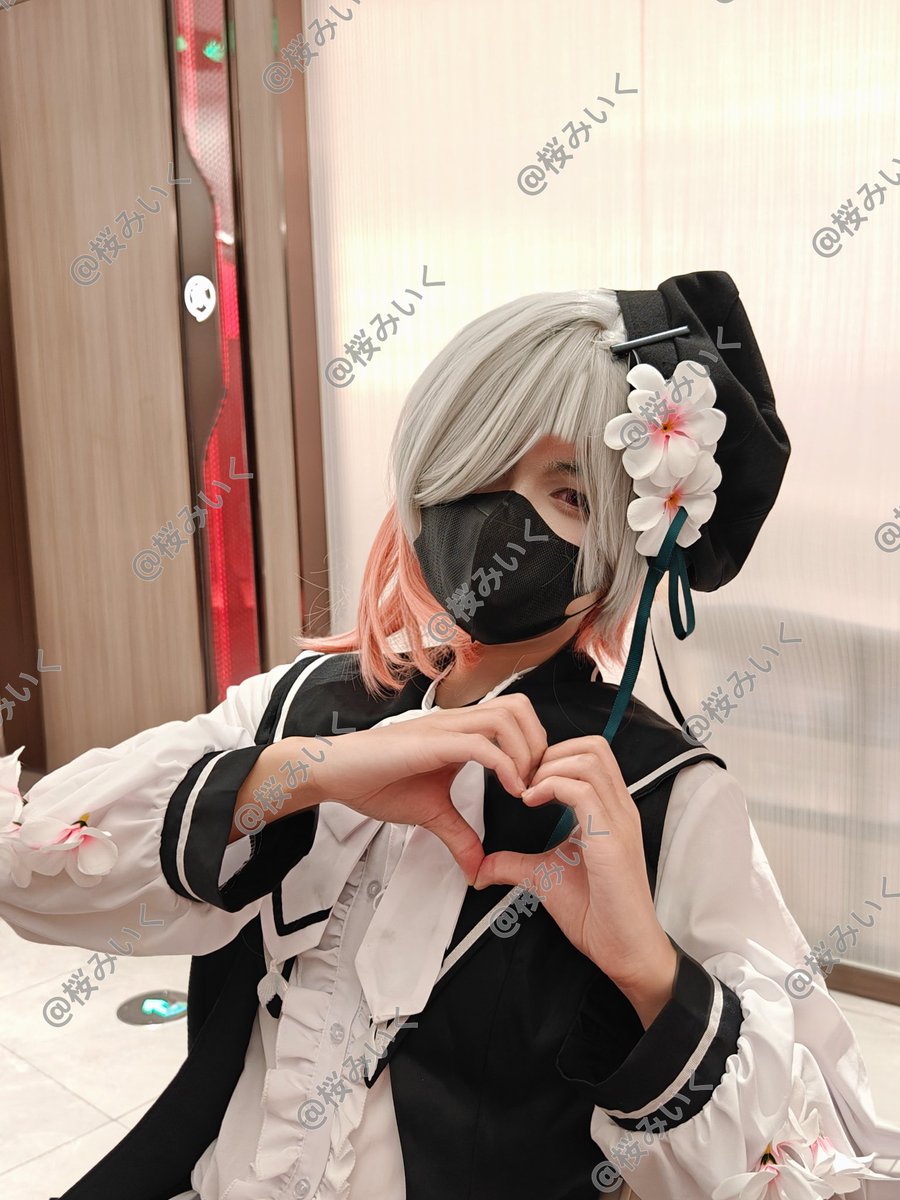 SakuraMikku's tweet photo. [桜]樱羽艾玛 杭州春节行 海底捞拍摄
#cos #cosplay #男娘 #伪娘 #男の娘ᅠ #樱羽艾玛 https://t.co/Xy79EUMtk8