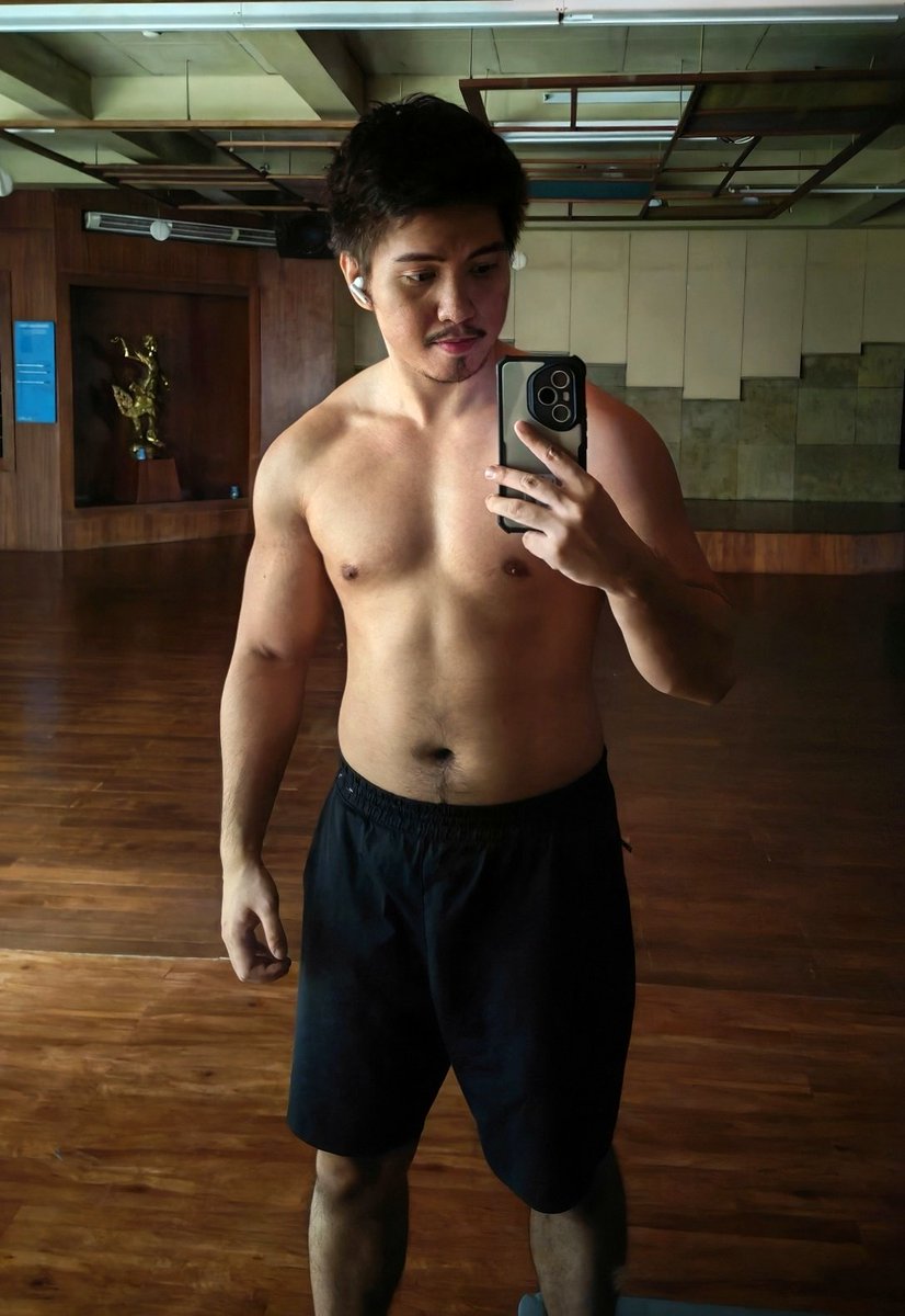 Renren ᱬ tweet media