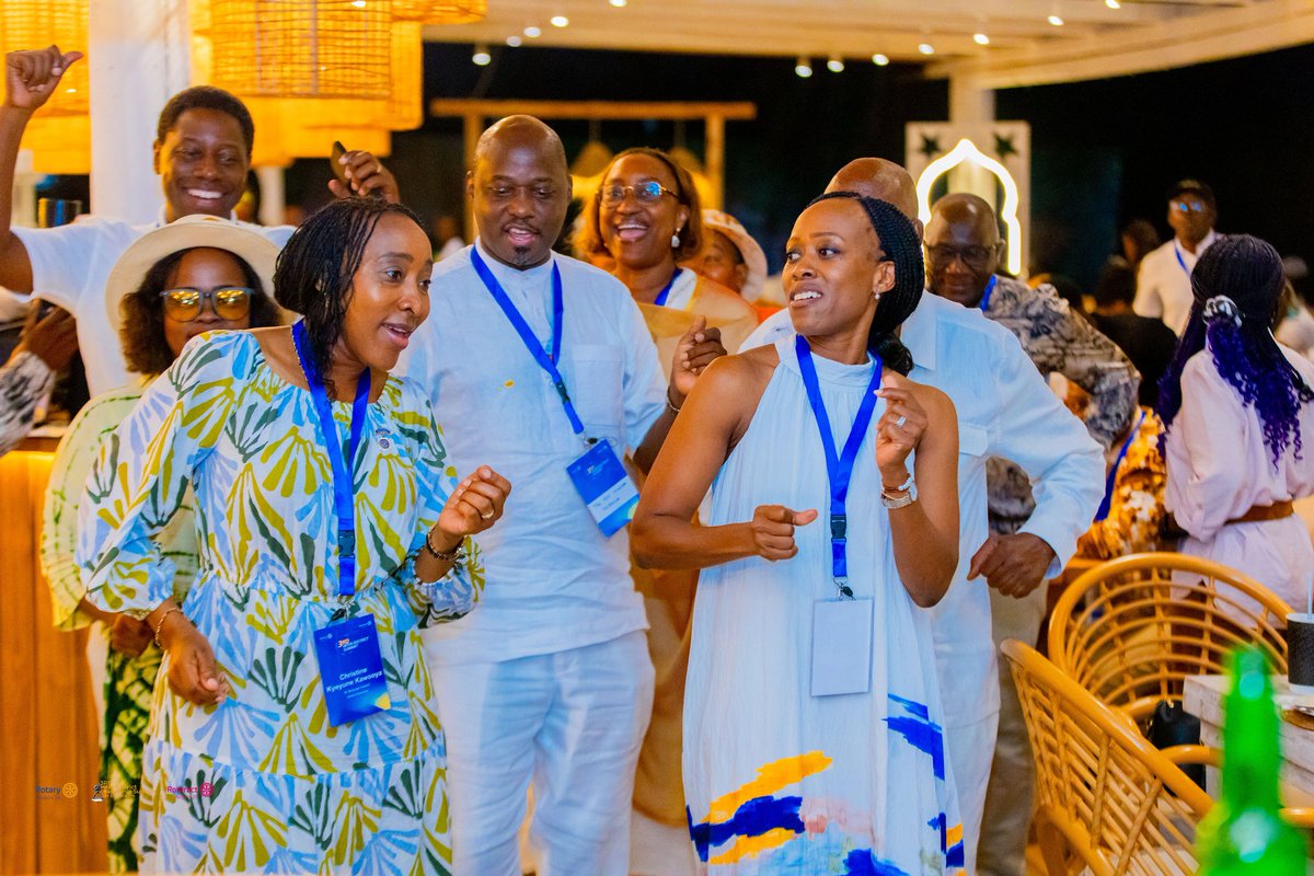 RotaryDistrict9214 tweet media