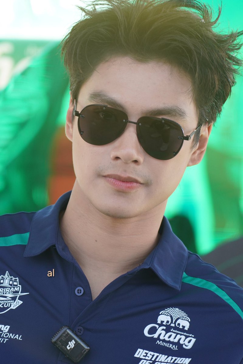 Ohmlotusnnn's tweet photo. 🫣🫠Too close~my super handsome boy! 🏁🏍️🐘💚Please more events for our boy! 

OHM PAWAT MOTOGP 2026
#MotoGP2026xOhm
#PTGrandPrixofThailand2026 
#ohmpawat🐾 https://t.co/dDPDEcaf5z