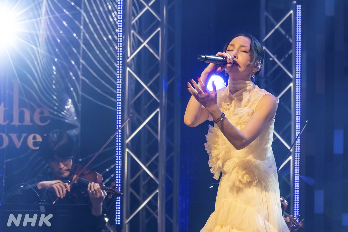 nhk_covers's tweet photo. 【📺今夜1(日)22:50~BS/4K】
#カバーズ
平成ベストヒットSONG🌸

今年デビュー25周年💐
#中島美嘉♪ORION(2008)💫
Arr河野伸
Pf大坪稔明
Dr江口信夫
WB鈴木正人
Gt真壁陽平
Str美央ストリングス
Mani佐野宏晃

🎥カバー選https://t.co/KigWUYwDFs

#リリー・フランキー
#上白石萌歌
語り #堂本光一 https://t.co/FJB0vbctB7