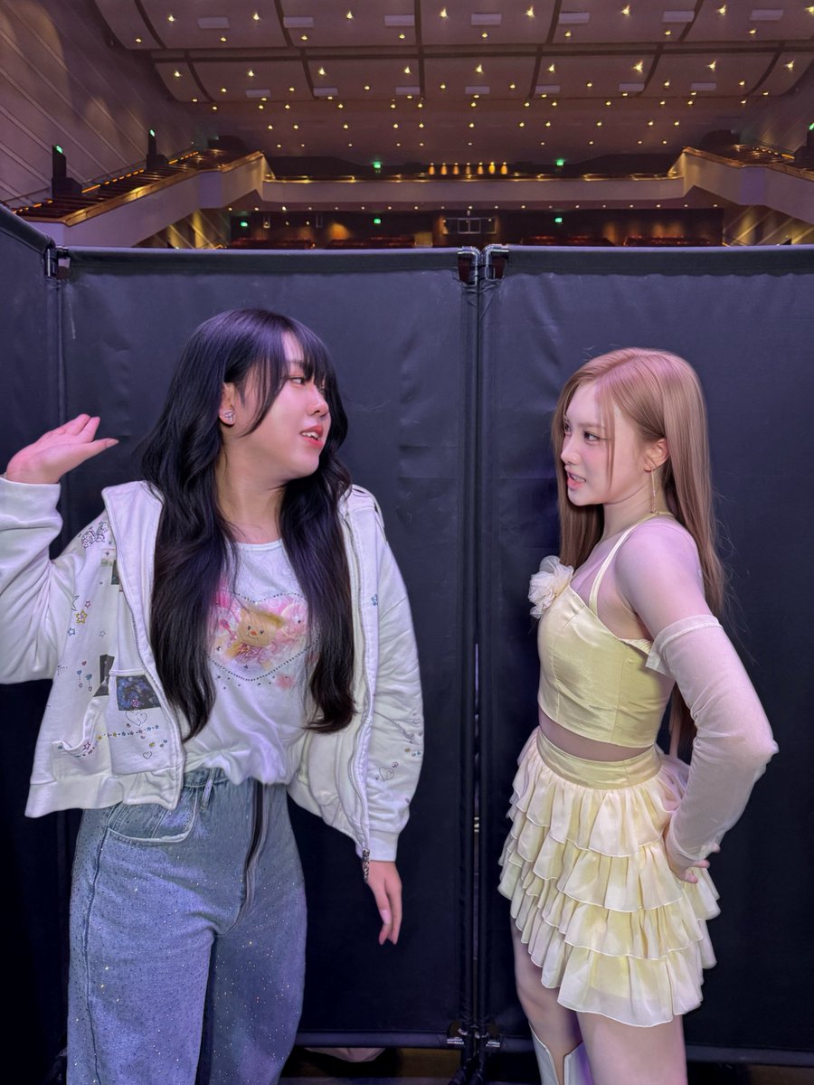 มาตงมาตบอะไร มาจุ้บนี่มา 👁️🫦👁️👋🏻

#설린 #Sullin #tripleS