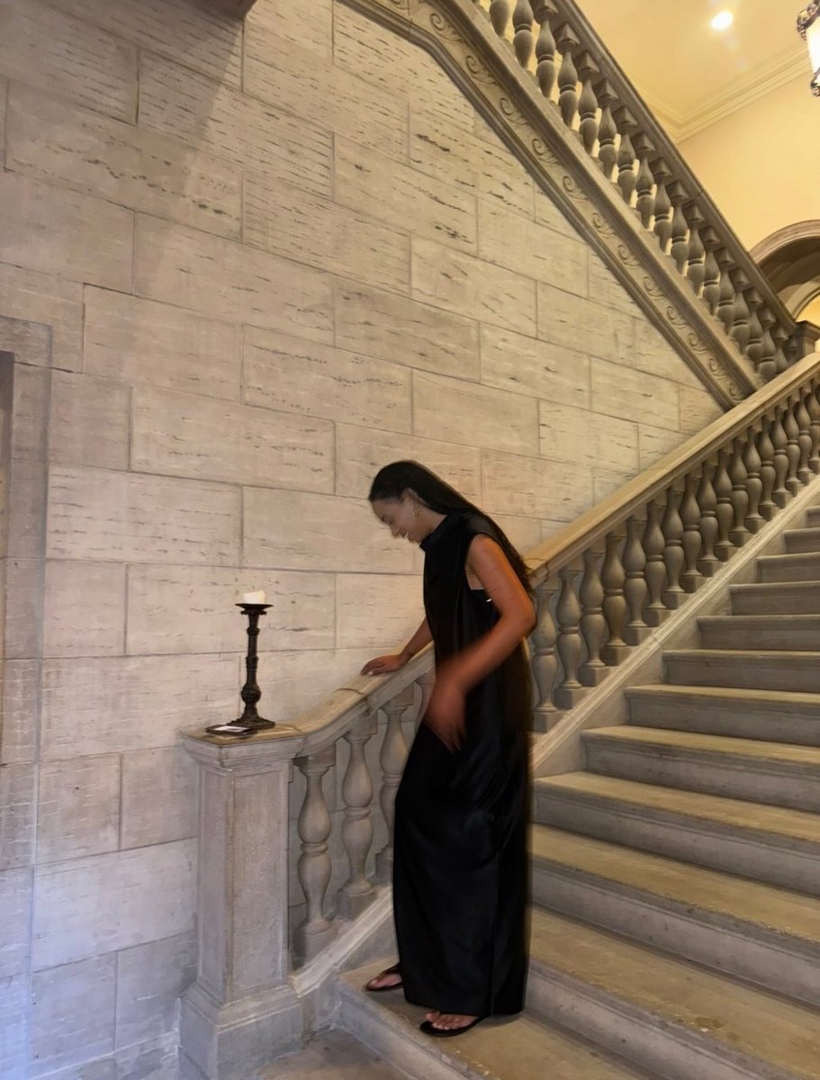 solange hourly tweet media