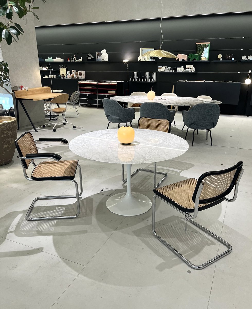 Knollサーリネンテーブルφ107cm、φ120cm、φ137cmの大理石天板(アラベス