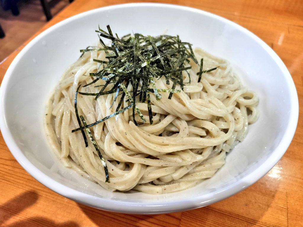 katsushos's tweet photo. 拉麺ろはん♫🍜大河原町🌸
✨野菜つけそば（大盛り）✨
※つけ麺を欲して、ろはんさんへ😉✨安定の、しょっぱくて酸っぱくてちょい辛で美味しかったです🤤😘💕✨
#拉麺ろはん 　＃つけ麺 https://t.co/kK4XyZ97bQ