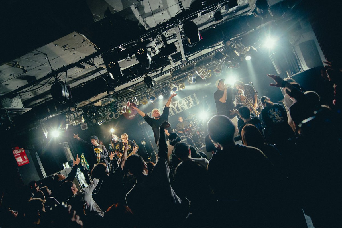 Zephyren_'s tweet photo. 【ZEPHYREN Presents A.V.E.S.T project vol.19】

LIVE PHOTO📸
2025.3.1(Sun)

Spotify O-Crest
skaskaskaclub
@skaskaskaclub 

Photo by 日和
@hi___came

#AVEST 
#アベスト
#skaskaskaclub https://t.co/aD5cFbD7Ns