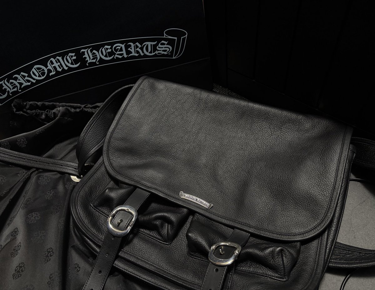 ken23879279's tweet image. 久々のクロちゃんはガンスリンガーのメッセンジャーバック！

買い始めた初期から欲しいって言ってた

#クロムハーツ
#chromehearts