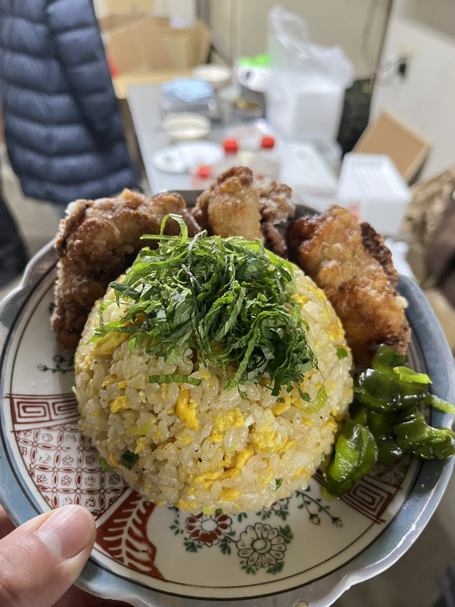 matcha_hai's tweet photo. #勝山お雛祭り

#郷宿1764 はシェアハウスのみんなでお店屋さんをやりました！

地域の皆さんにもたくさん買ってもらって無事完売したぞー！

楽しかったーーー！
 
写真は本気出したまかない『唐揚げ炒飯』です https://t.co/VjjpTKWqKb
