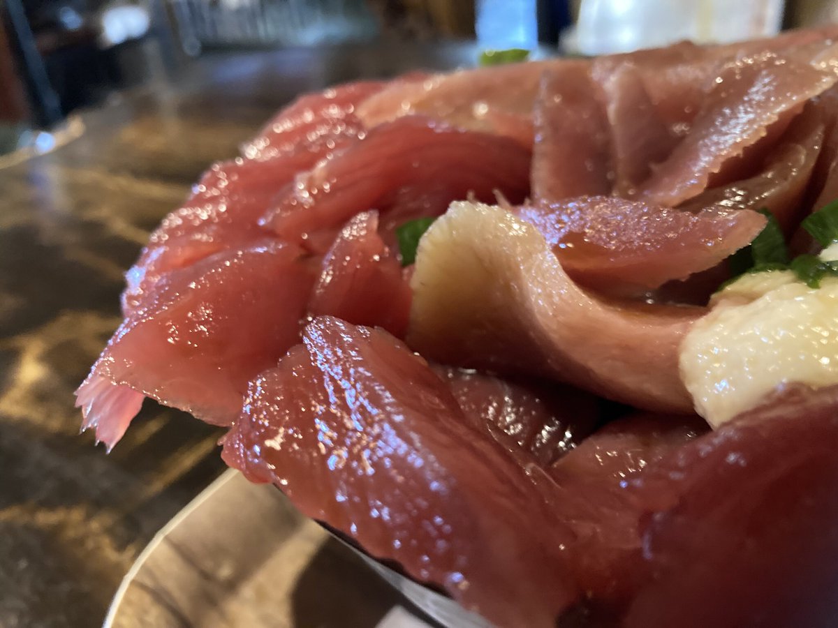 3030fukushima's tweet photo. 福島県郡山市内にて

和食の三大名店のあの味を求めて…

とっても美味しかったです

※御飯大盛り無料は良く聞きますが
マグロ大盛り無料は他に無いですね(^^)

#蔵王城 #生マグロ丼 #郡山 #名店 https://t.co/nEZKdSWIKh