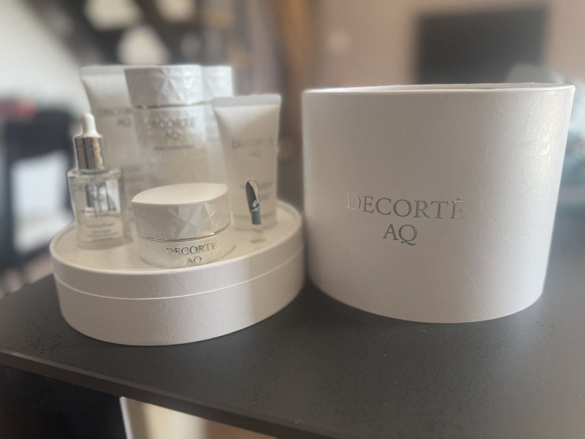 那覇空港の免税店で出逢えた🥹💘 #AQ #DECORTE #那覇空港 #免税店