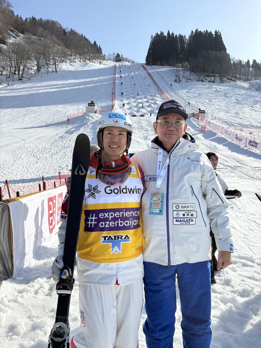 tanakatoga's tweet photo. モーグルワールドカップ富山なんと大会２日目。
デュアルモーグル。
優勝は堀島選手。
凄かった。

選手の皆さんのパフォーマンスに驚きと感動でした。

堀島選手は最後私に。
「大会を開催頂きありがとうございました」と。
素晴らしい方です。

競技役員の皆さん。
関係の皆さん。
多くの観客の皆さん。
ありがとうございました。

#たいらスキー場
#FISフリースタイルスキー2026富山なんと大会
#モーグル