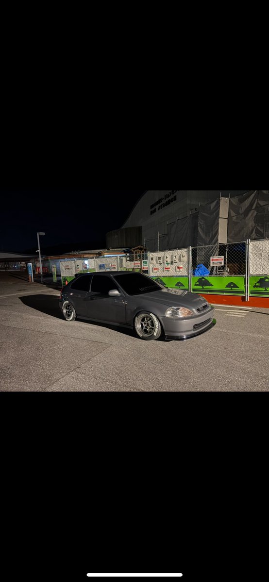 シビック売ります！
EK9 前期
大阪から‼️
250万円💰
ゼロファイター車高調 前後アッパー 短縮ナックル 短縮フォーク トーコン 全面素ガラス化 フルスモ15% エアコン内装付き 割れや加工跡あり

腹下加工
ジュラコンマウント上げ加工 オイルパン マフラー上げ
自家塗装
サイドモールスムージング