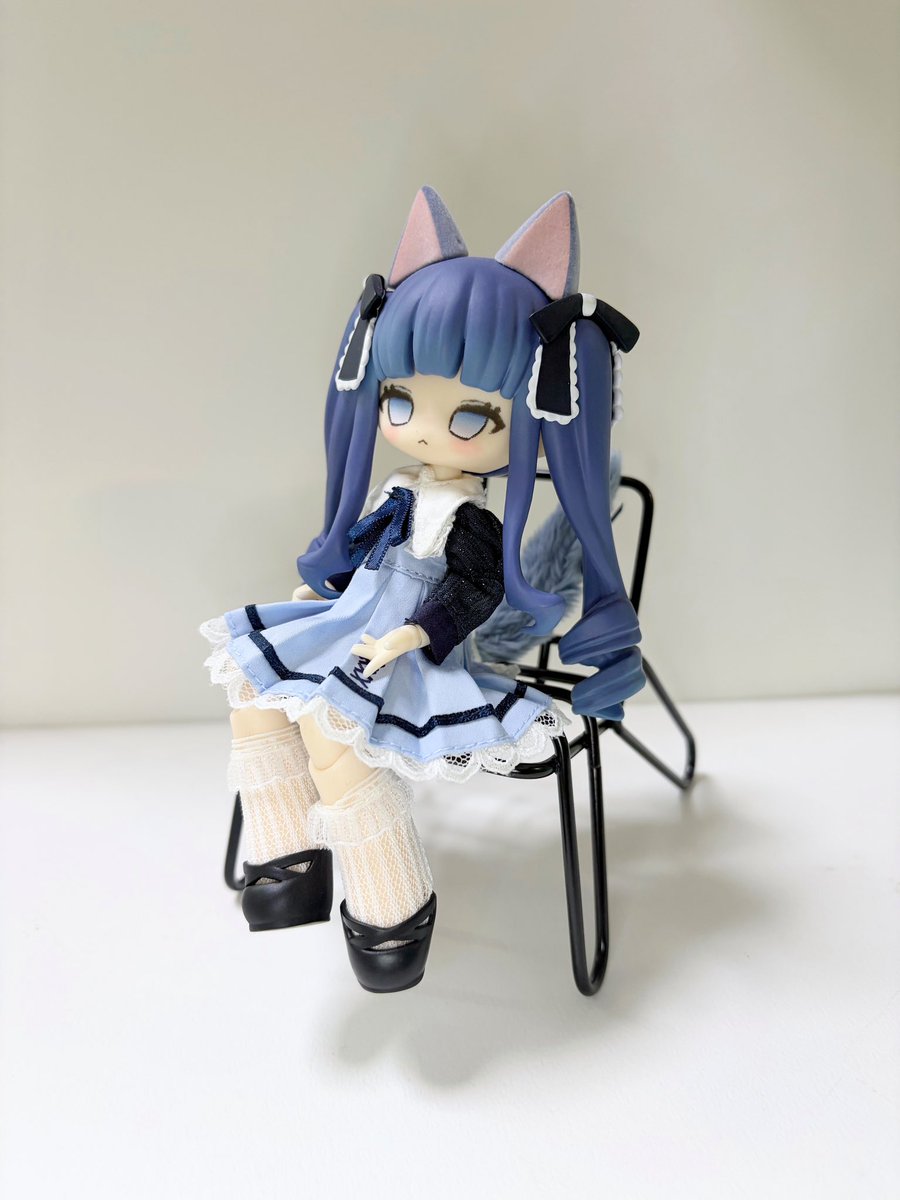 tapi_honey's tweet photo. IKEAの椅子型スマホスタンド、こんな感じで遊べます https://t.co/YFBTG8p5sH