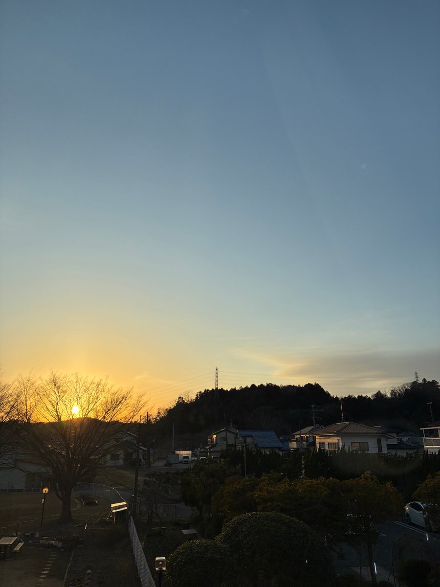 ya_tom's tweet photo. 場所が変わっても、Google Document で作業できてしまい、リフレッシュにはなりにくいかも。日曜移動の出張はちょっとだけ損な感じ？ https://t.co/OclyAhYnMT