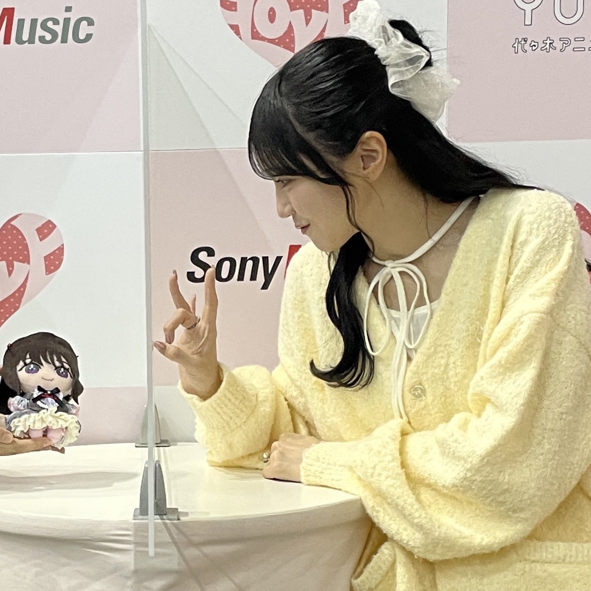 misaki__run's tweet photo. レコ大衣装ができたのでお見せした🪡
そしていおぬいちゃんへ投薬

#野口衣織 https://t.co/Pr5kGUqdIV