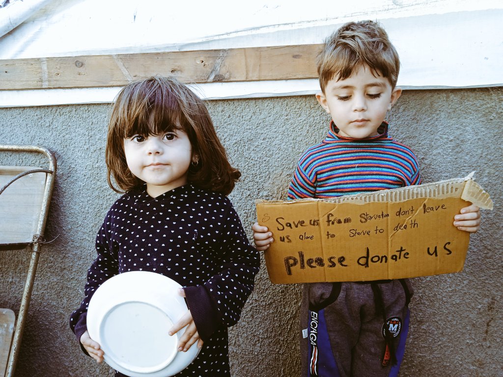 Khaled_202iq's tweet photo. If you're scrolling, please leave a dot. It's just a dot. 

Please donate my family , they are crying from pain and hunger 😭

🔗https://t.co/QrWeww5Lrr

🔗https://t.co/s6h1W02nE1 https://t.co/mAlZzFrtfB