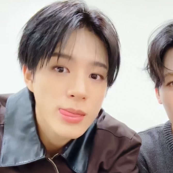 Post by ☆ ɓuɹǝ ☆ on X: 🎀