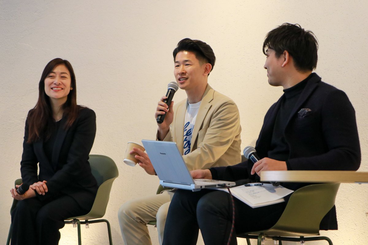 ShigaLakes_pr's tweet photo. 本日オープンのLAKES CAFEが会場となった滋賀の健康やウェルネスについて学び・体験する「WELLNESS SHIGA FES」内で開催されたシンポジウムに、滋賀レイクスの原毅人代表が登壇しました。
一般社団法人エシカル協会代表理事の末吉里花さんやLAKES CAFE運営するアンドスポーツ株式会社代表取締役の王智英さんらと、「共に創るみんなが 健康な未来」をテーマにトークを行いました。
#健康しが #LAKESCAFE