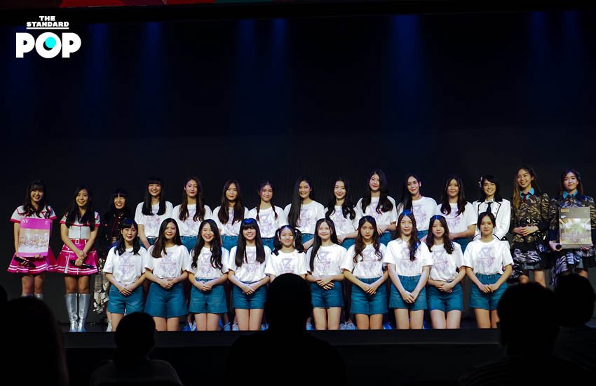 รุ่นสามขึ้นมา Overture ด้วยชุดนี้ ที่พีคคือมี VTR เล่าเรื่องราวเหล่ากระต่ายเป็นเสียงพี่เฌอ!! 😭😭😭😭😭😭😭😭😭😭😭😭

#CherprangAreekul 
#BNK483rdGenConcert