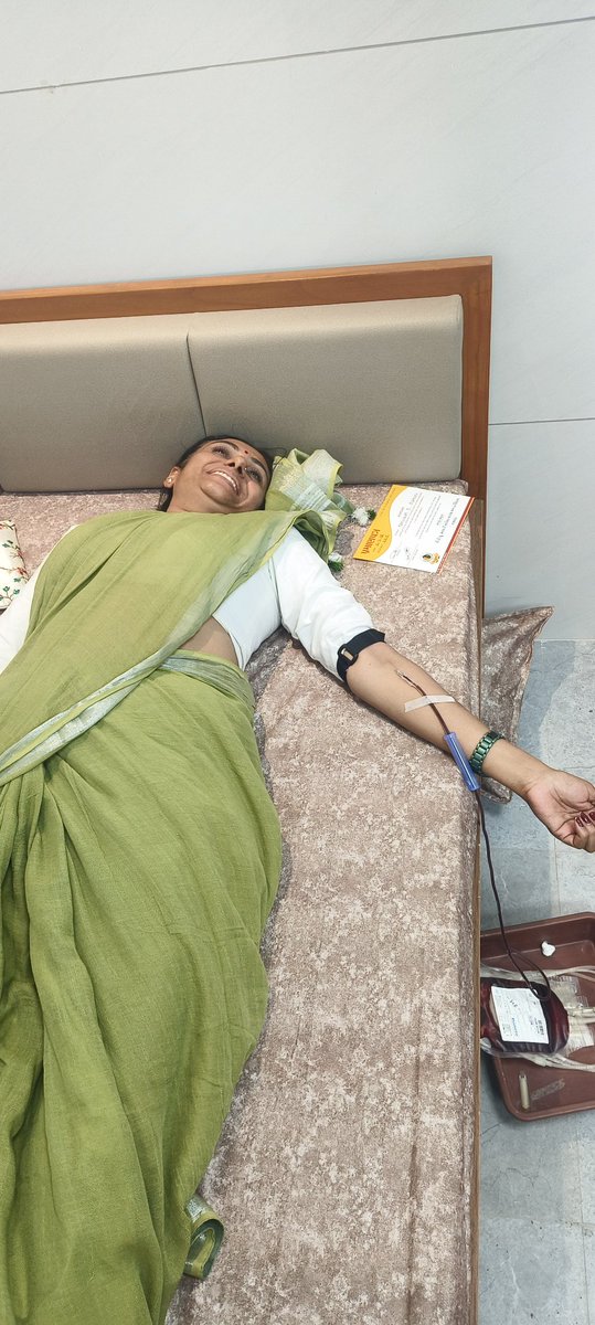 જે આપવાથી મને ગર્વ ન થાય,
લેનારને ઓશિયાળપણ ન લાગે 
દાન થાય દેવું ના ચડે 
મદદ થાય પણ સ્વમાન ન ઘવાય, 
હું આપું પણ કોઈની પાસે આભારની ઉઘરાણી ના કરું અને લેનાર ઉપકાર થી દબાયેલા ના રહે🙏🙏 #blooddonet