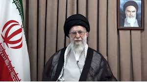 Dhurandhar___'s tweet photo. Khamenei was part Indian.😱
Ayatollah Khameini's grandfather, Ahmad Musavi Hindi, was born in Kintoor village, Uttar Pradesh, India. In 1830, he left on pilgrimage to Najaf & settled in Khomeyn, Iran-bringing his Shia clerical family from India to Iran. #Hitory #Khamenei https://t.co/SpKmvOA4fo