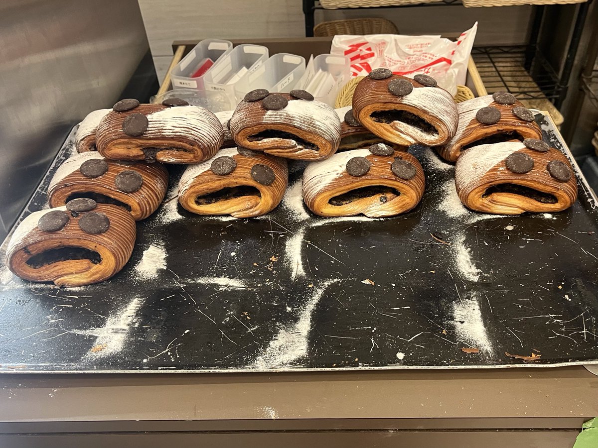 _0816____'s tweet photo. メゾンカイザー LUCUA梅田🇫🇷🥐

もう朝から並ばんでも在庫いっぱいで嬉しい🤤 https://t.co/tKm7oHqzY4