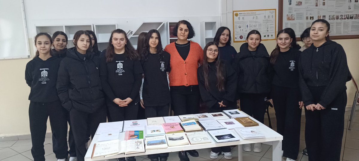 📚Dilimizin Zenginlikleri Projesi kapsamında uzun deneyimlerden yararlanarak oluşmuş atasözlerimizden ve deyimlerden oluşan “Drama ile Atasözü ve Deyim Anlatma”, “Hatırlatma” ve Anlamını Bul” etkinlikleri yapıldı ve bir okuma köşesi hazırlandı.
<a href="/istmemkultur/">Dilimizin Zenginlikleri Projesi</a> <a href="/denizci_salih/">Ahmet Salih Denizci</a>