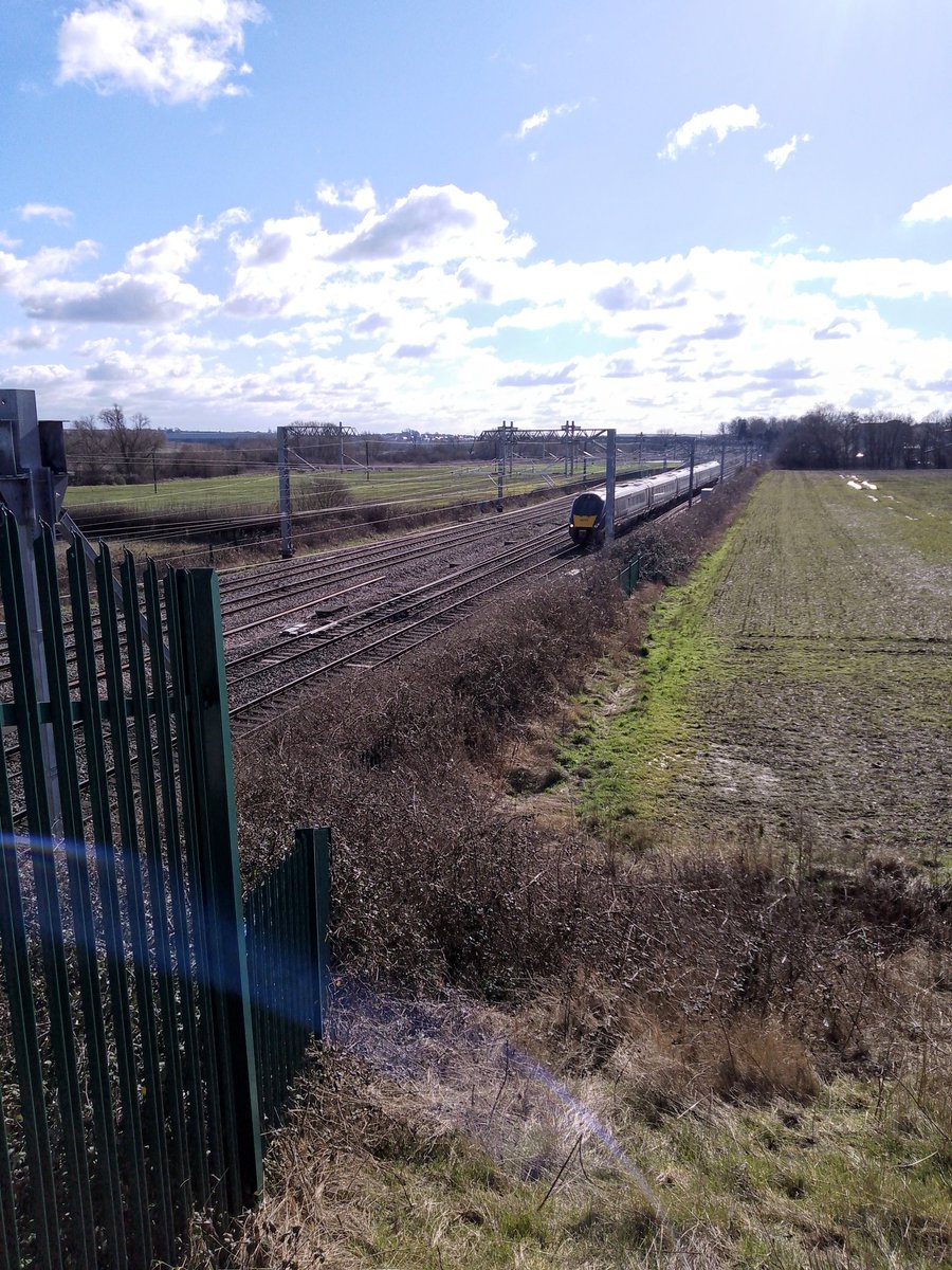 phil0073's tweet image. Train ahoy. #PhilOnaBike (archive) #railways #clouds