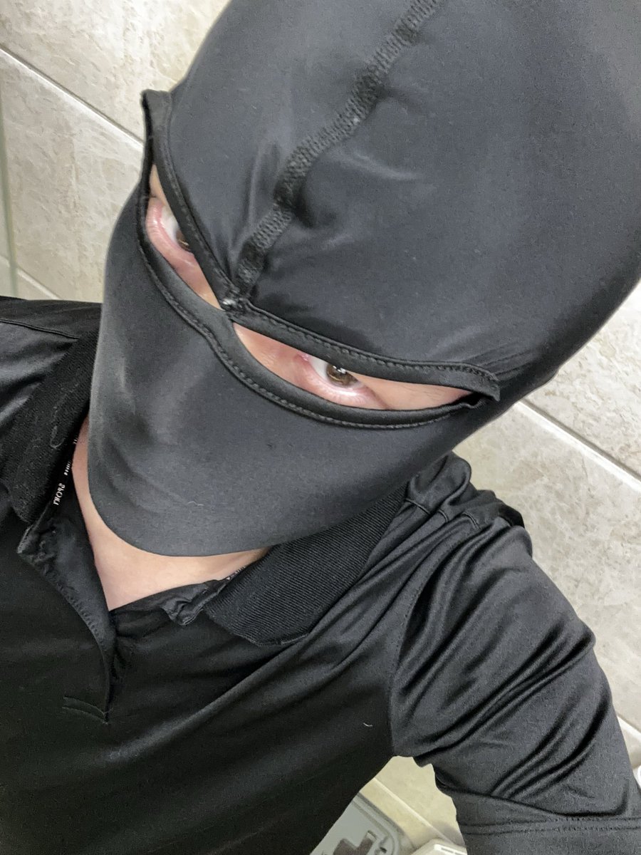 BbkHitman31035's tweet photo. 戴上頭套蒙面入室滅口 🤫
#���面 #masked #balaclava https://t.co/1Vo6KcC3de
