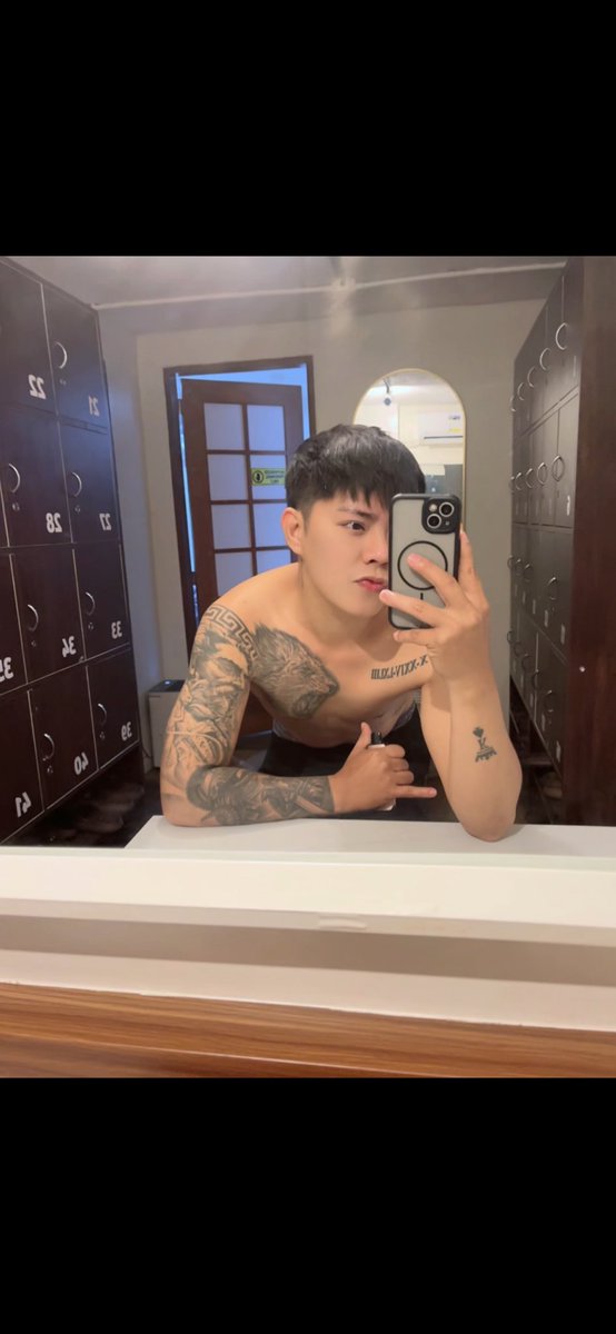 AXEL👑 tweet media