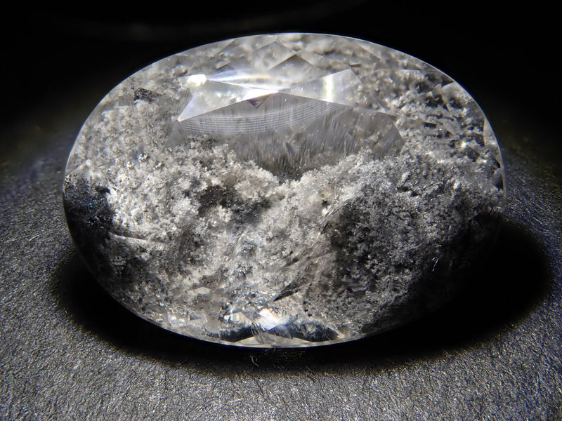 ガーデンクォーツにもいろいろな種類がありますが、こちらはいわば