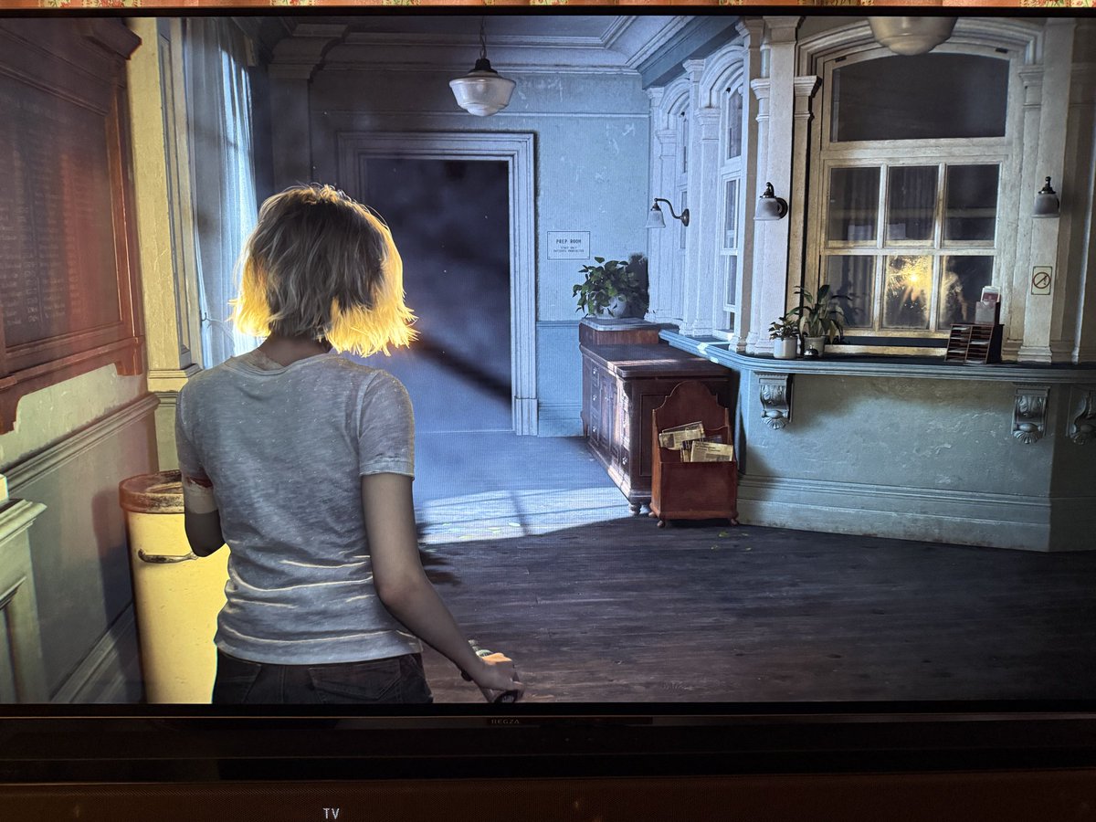 Hiro855S's tweet photo. PS5Proのアプデでグラフィックが強化されるって言われてたので事前にBRAVIAから有機ELのREGZAに変更してたのでバイオハザードレクイエム凄い😍
ってか怖すぎ😱 https://t.co/wt2tglLE9h