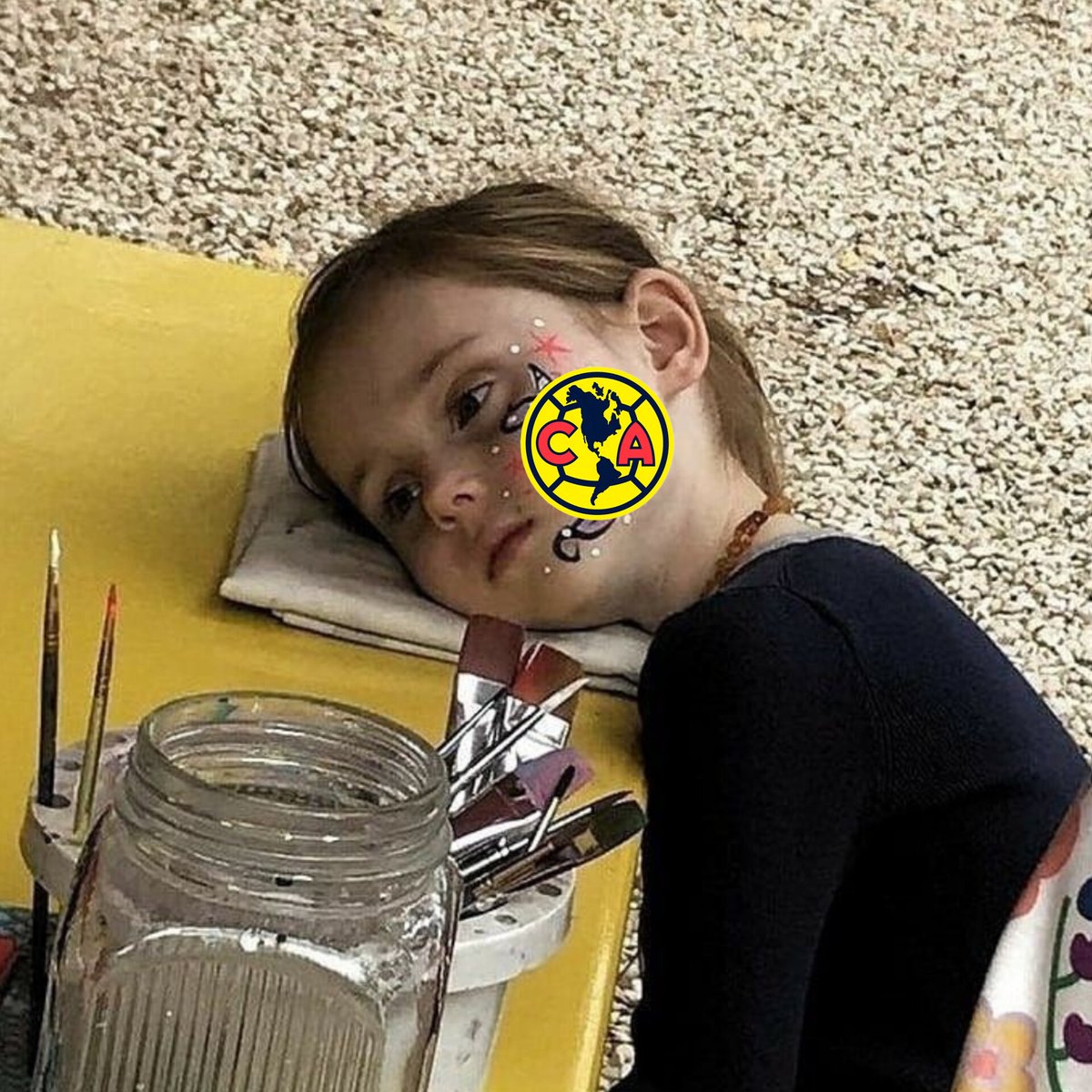 Que tristeza verlos jugar .