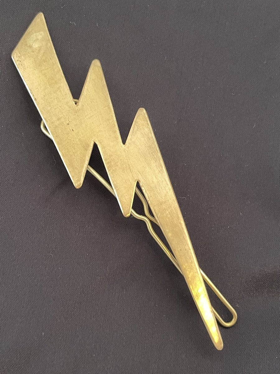 昨日は我が生誕祭の前祝いでした。久しぶりにひっぱり出した付け下げに