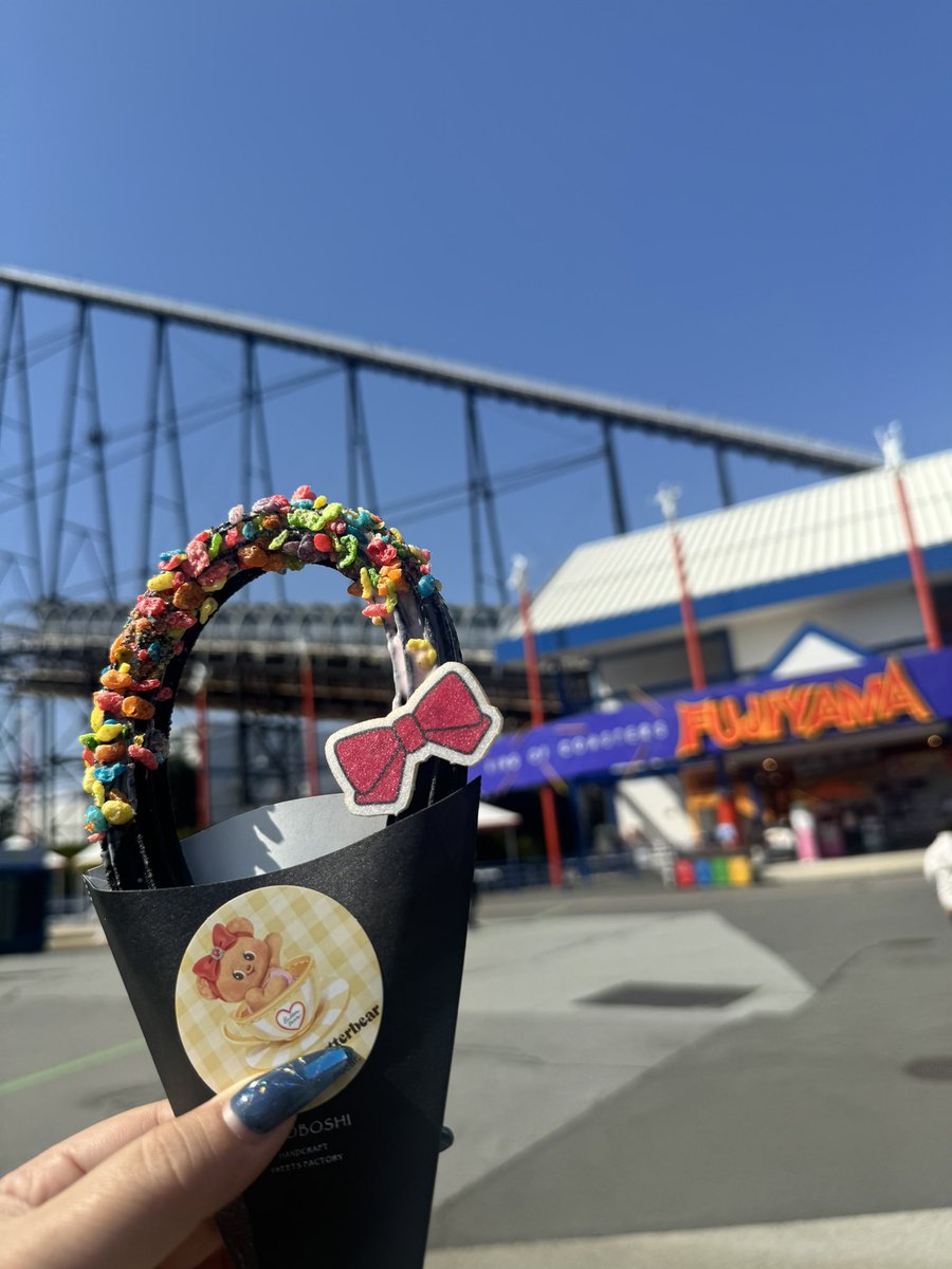 MAIKOち(<a href="/QyLIxG60VtSxLwF/">MAIKO🫰🏻（シーシップホック）</a>)が来た時に品切れだったので、まずチュロスを回収🥰

<a href="/butterbear_th/">Butterbear.th</a>
#Butterbear
#バターベア
#富士Qハイランドxバターベア