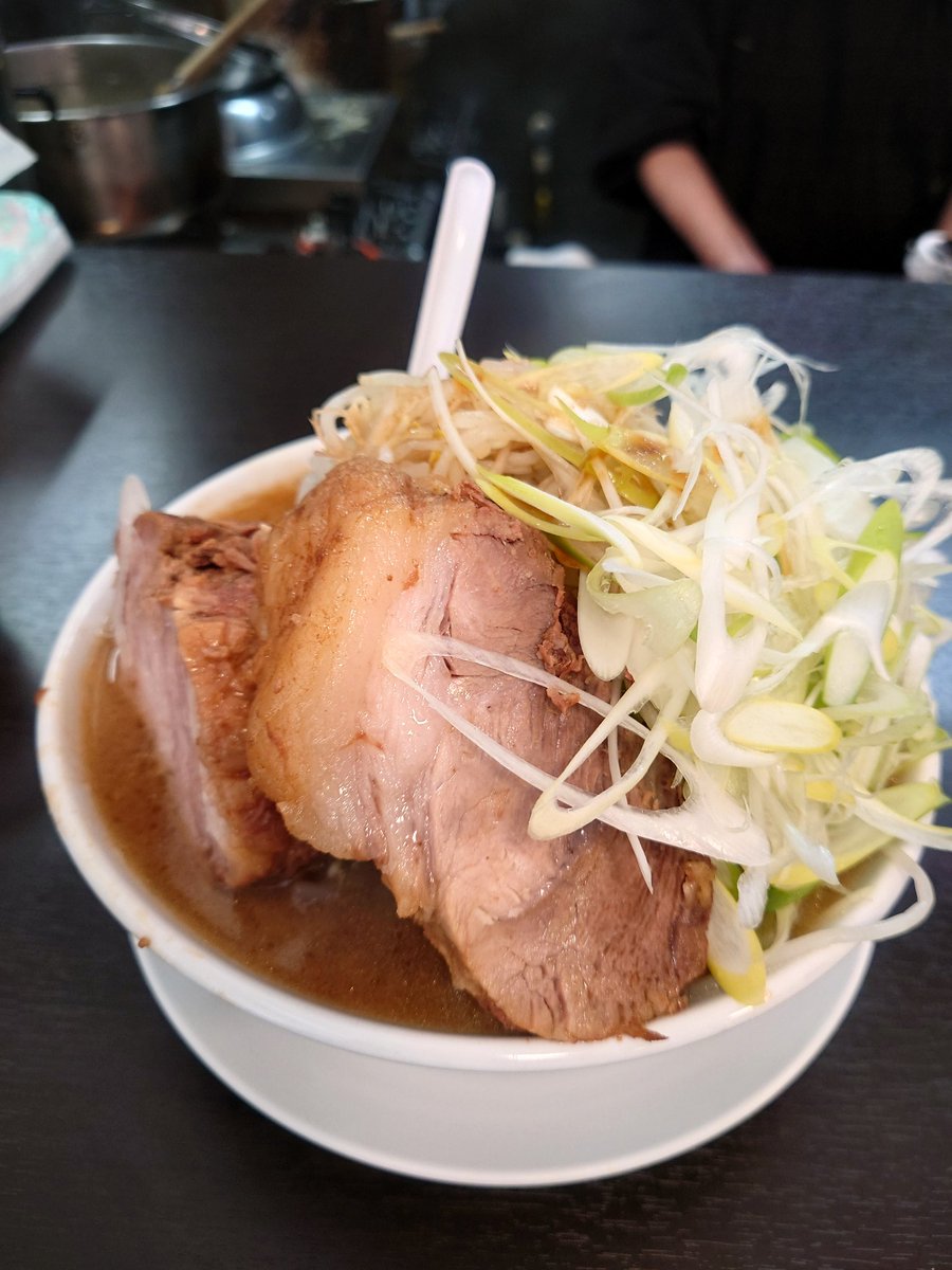 RT @E5mE8aKEsRTQMSp: ラーメンたかし ラーメン(豚2枚)1100円 中盛