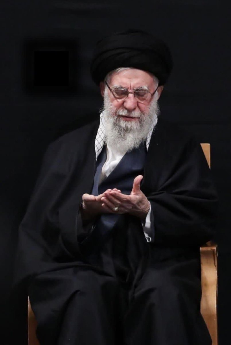 ولی واقعا حیف می شد 
اگر شما شهید نمی شدید 
شما باید شهید می شدید 
خوش به حالتون آقاجان 
کاش روزی ما هم بشه 

#امام_خامنه_ای