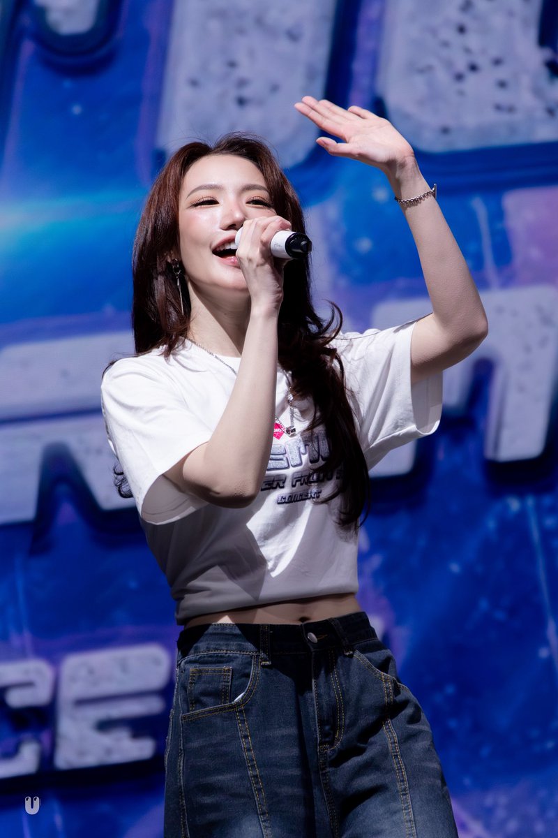 _usagitokki's tweet photo. 𝙢𝙚𝙡𝙩🖤

GLITTER FROM STARS 
#Cosmos1stConcert 
#atomapcy https://t.co/MeaPa9rHA5