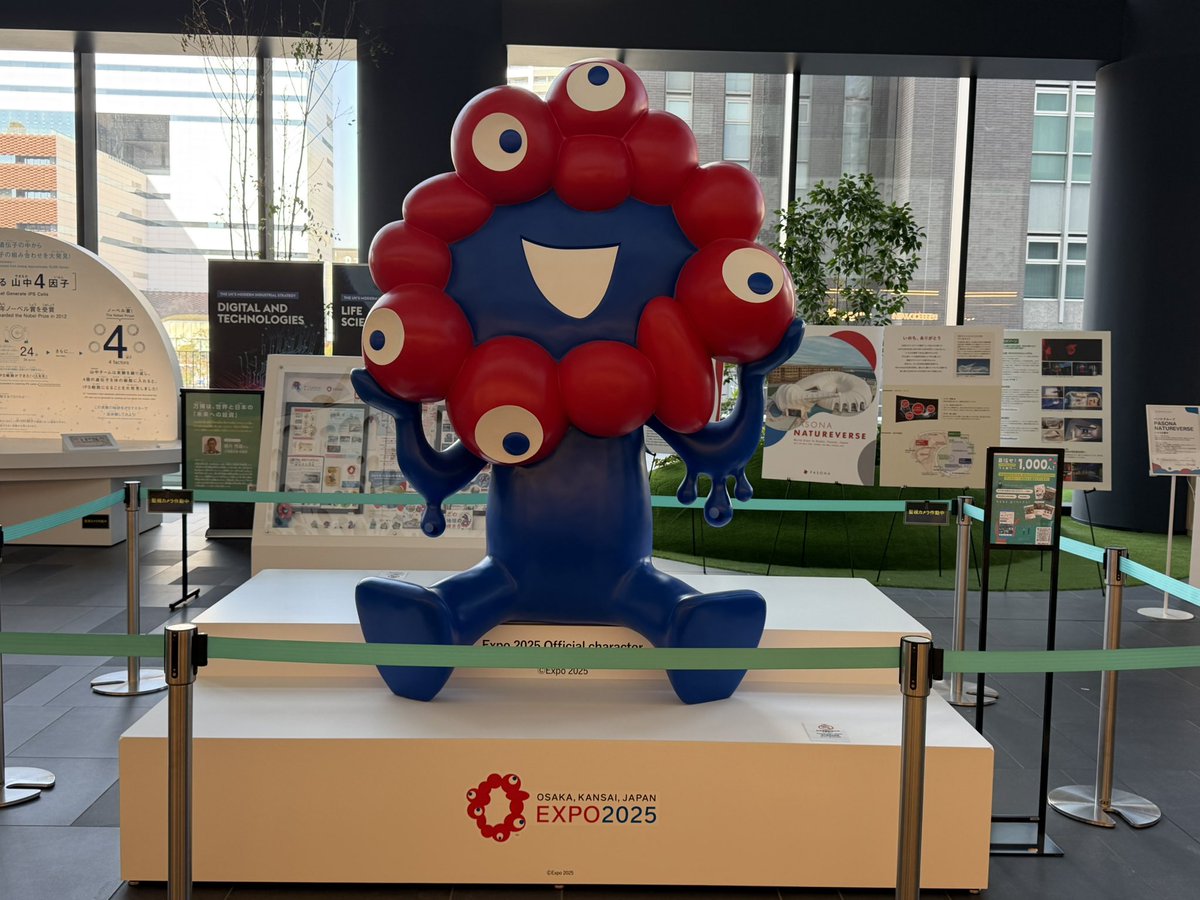 ノモの国のピンバッジもろた。 万博会場で買えてなかったからうれぴよ🥹