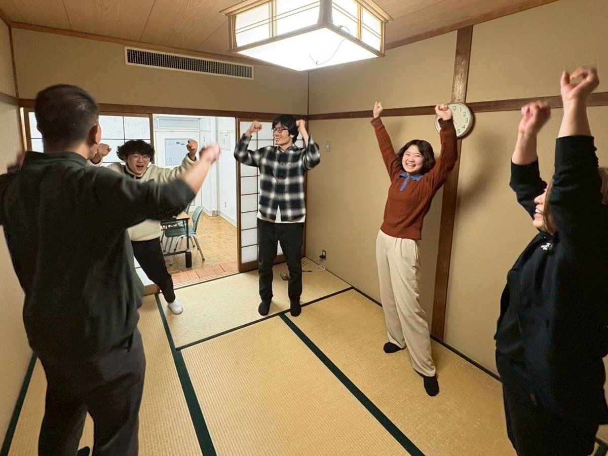 #インプロぱれっと
 イベント無事に終わりました！ありがとうございました🙏

📝内容📝
インプロショー『すっぴん』映像鑑賞後
→アップ
→相手の自己紹介をお互い聞かずに2人でシーン→場所だけ決めて3人でシーン(途中、好きなタイミングでモノローグができ、その内容を他の登場人物は聞かない)