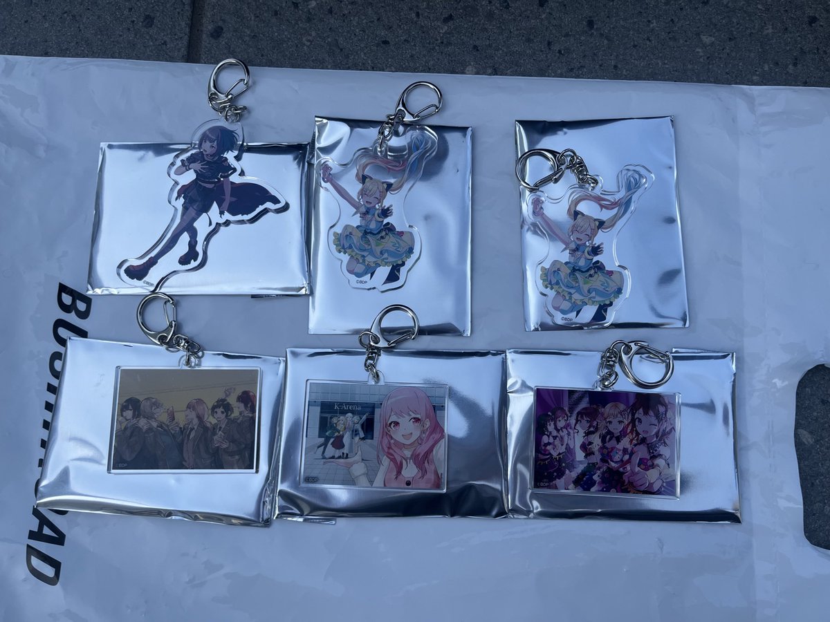 交換・譲渡】 バンドリBanG Dream! 10th Anniversary LIVE! 缶バッジ