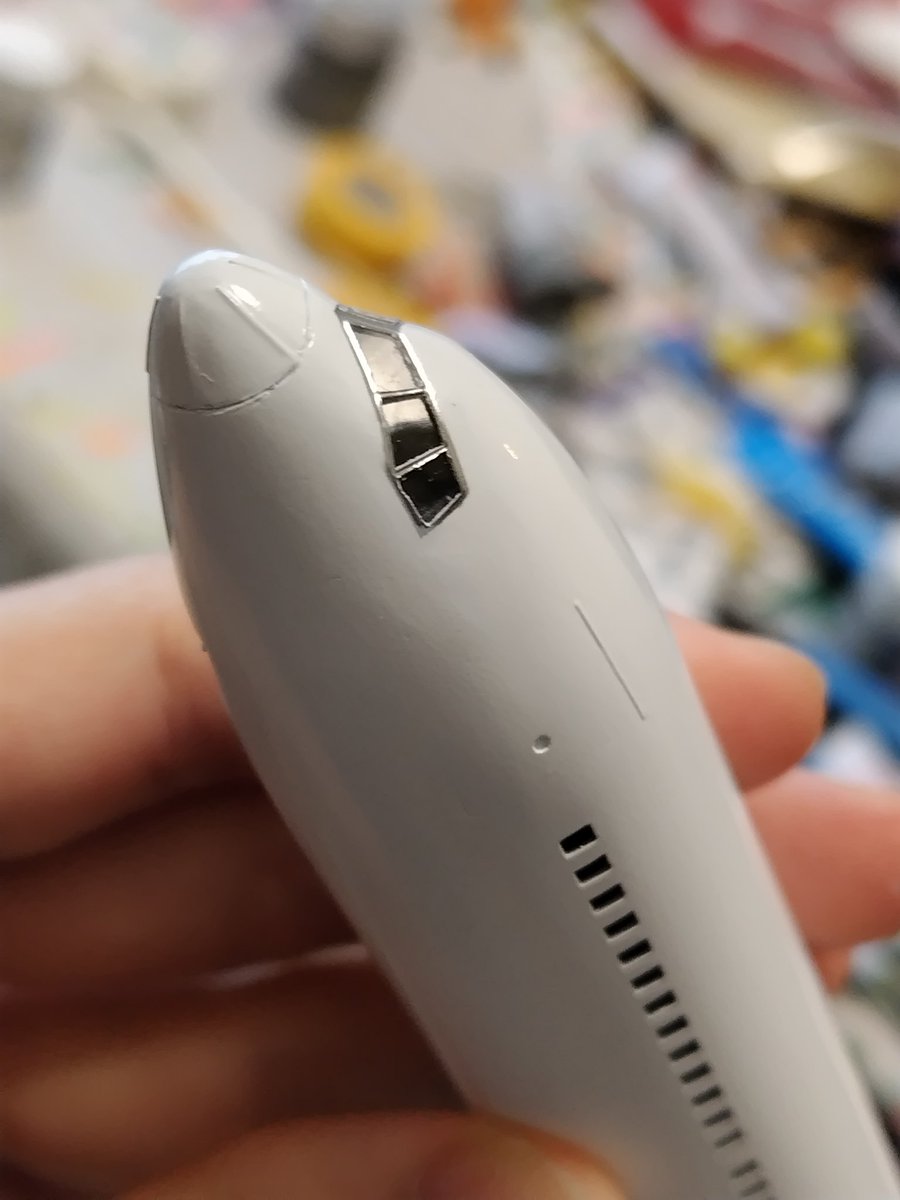 kd618a's tweet photo. ハセガワから作るJA609A
コクピットウィンドウの研ぎ出しから塗装まで。

マキビシ太郎先生のトリプルを見様見真似ですが、いい感じに !

この光の反射はデカールでは絶対出せない、クリアパーツだからこその質感ですね︎︎👍

 #ハセガワ旅客機
 #旅客機プラモ
 #B767 https://t.co/nn4z8CF2bs