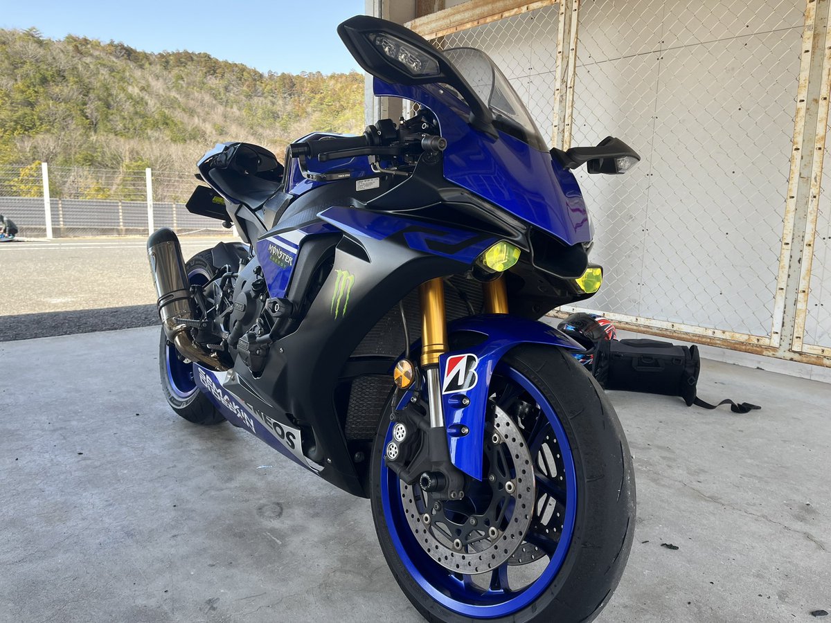 おむろん tweet media