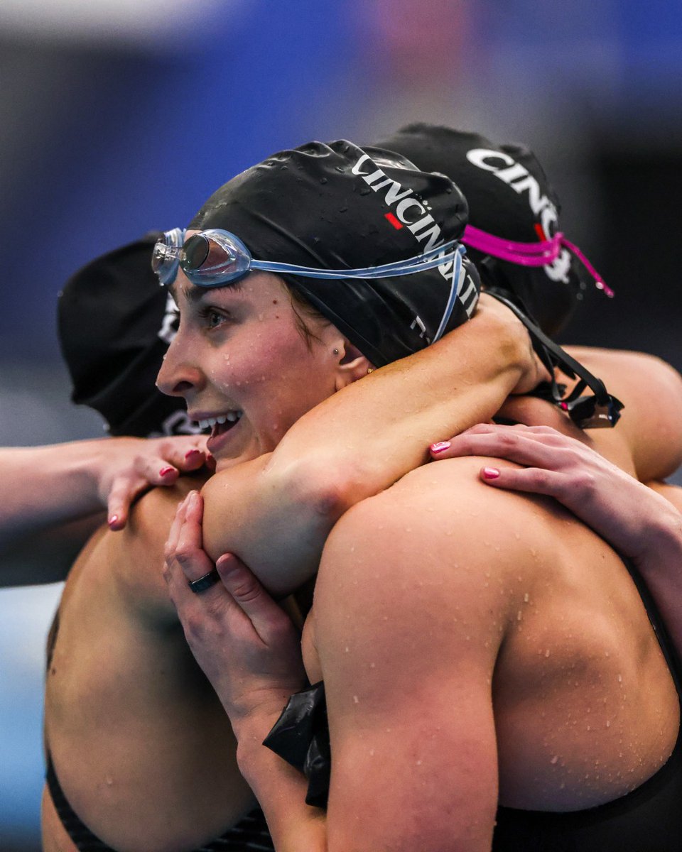 Cincinnati Swim-Dive tweet media