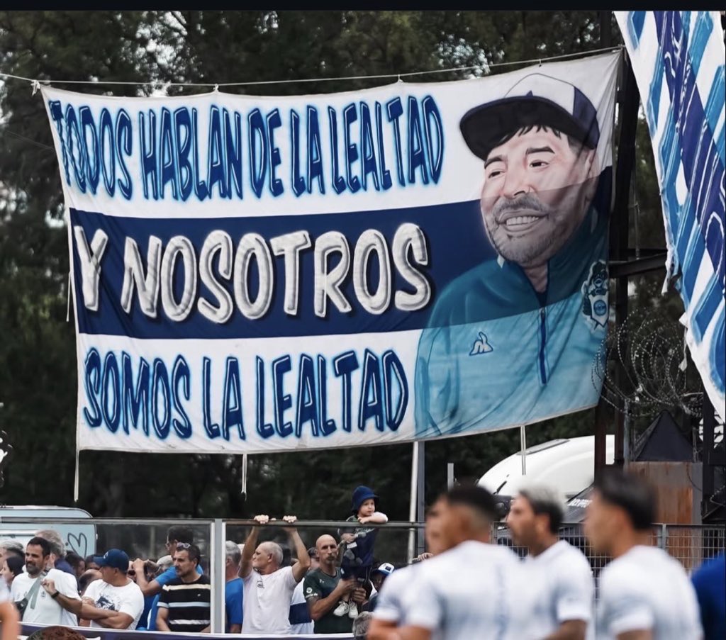 Camila investigaste cómo el ojete te mandamos un saludo venía al bosque te esperamos cuando quieras y te contamos que los aportes están hechos