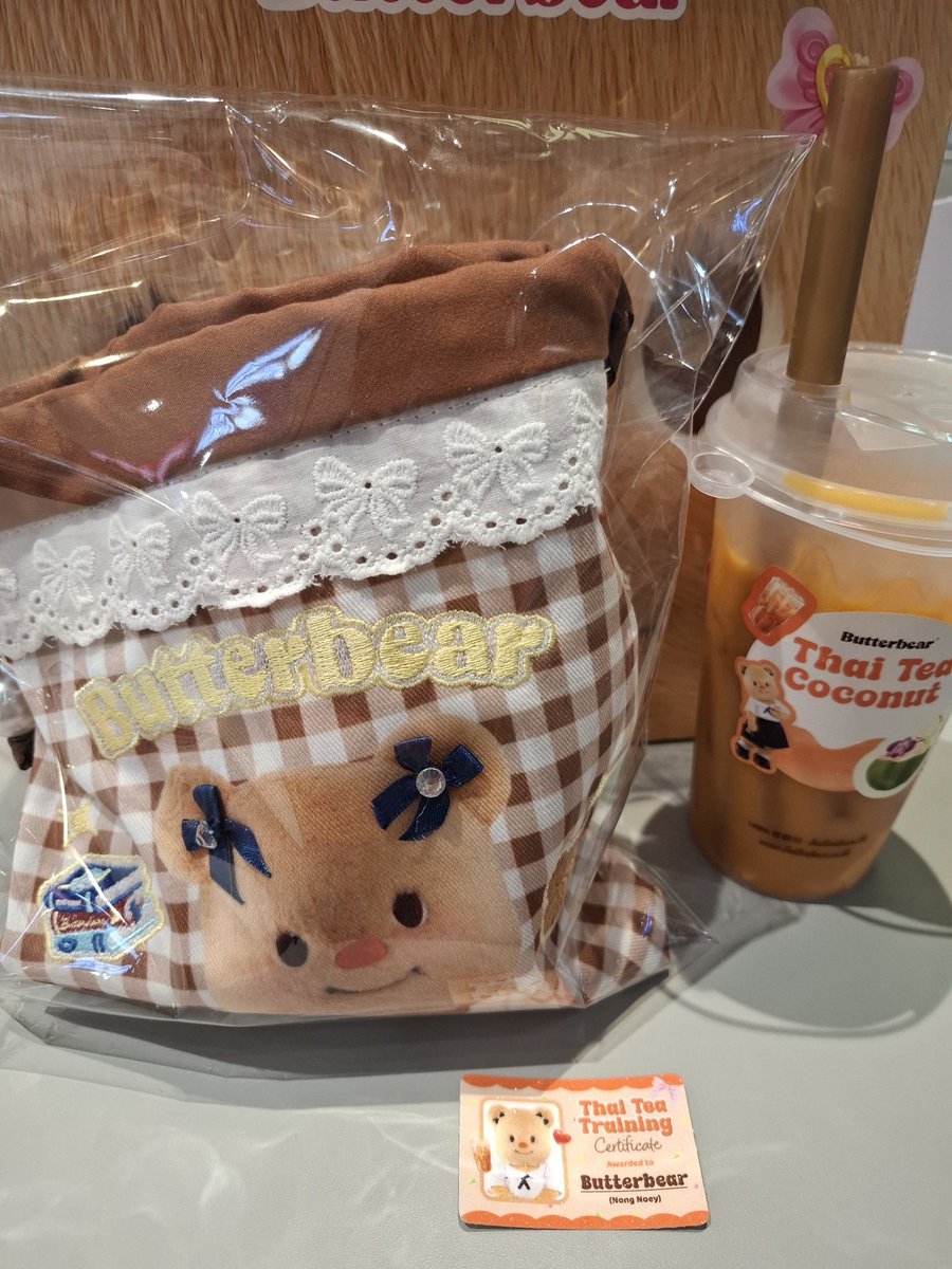 ซื้อเป็นเซต แถมสติ๊กเกอร์ฉลองน้องเนยเรียนจบหลักสูตร Thai Tea ด้วยคะ น่ารักที่สุด😍
#butterbear
#ด้อมน้องเนย
